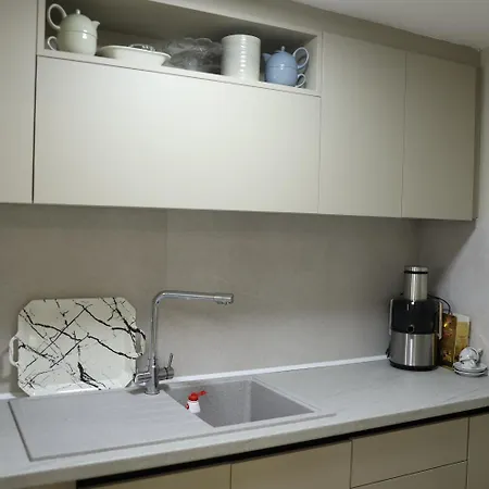 In Qerret - 100 M From The فيلة