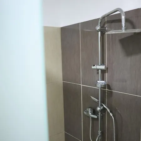 In Qerret - 100 M From The غوليم