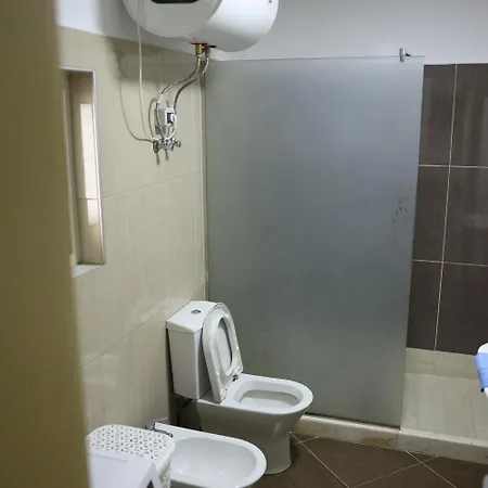 In Qerret - 100 M From The فيلة