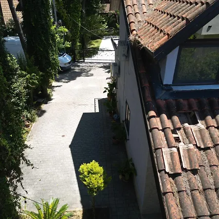 In Qerret - 100 M From The Golem (Tirana)