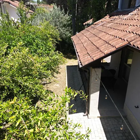 Villa In Qerret - 100 M From The