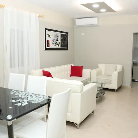 In Qerret - 100 M From The فيلة *