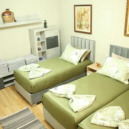 In Qerret - 100 M From The فيلة *