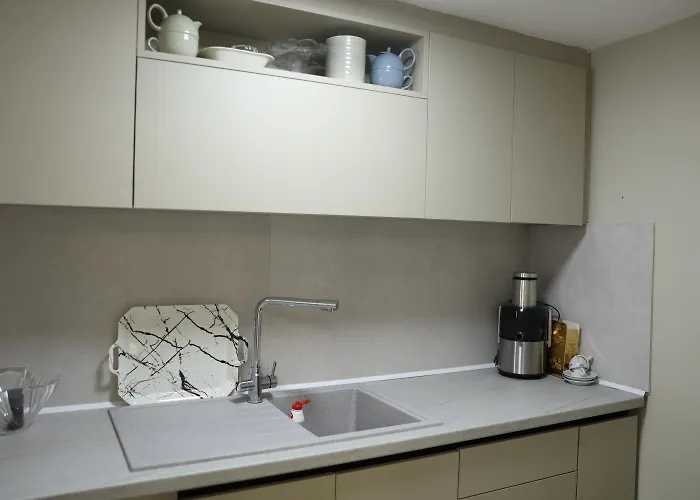 In Qerret - 100 M From The Villa