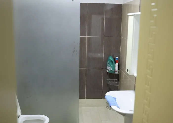 In Qerret - 100 M From The Villa *