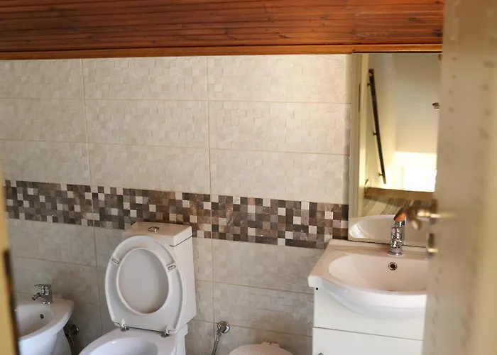 Villa In Qerret - 100 M From The Golem (Tirana)