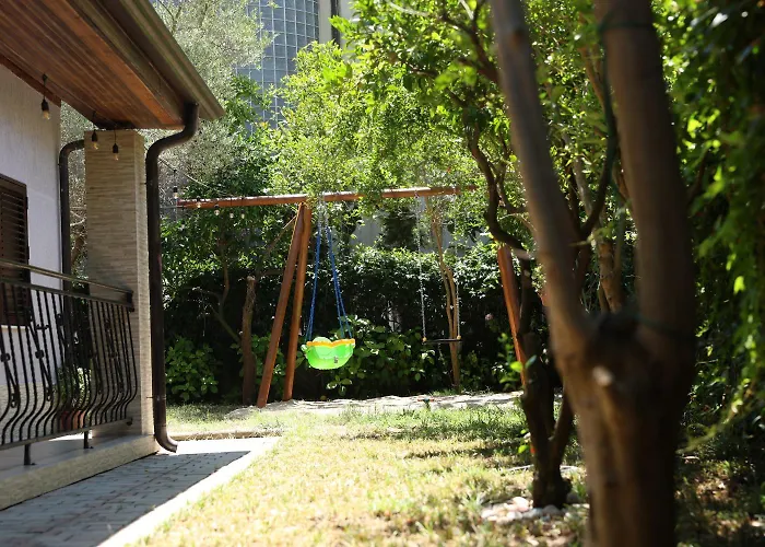 In Qerret - 100 M From The Villa Golem (Tirana)