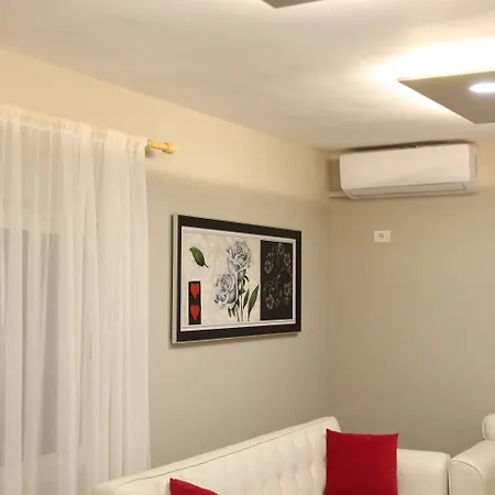 Villa In Qerret - 100 M From The Golem (Tirana)