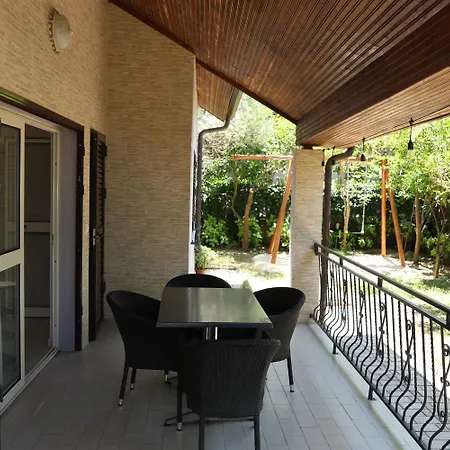 Villa In Qerret - 100 M From The Golem (Tirana)
