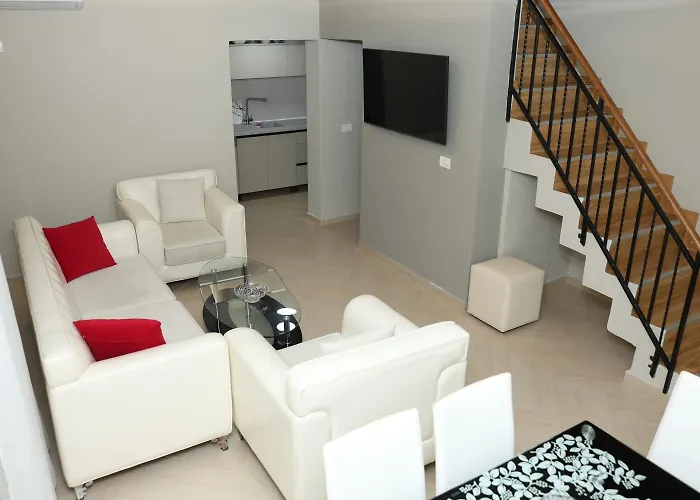 Villa In Qerret - 100 M From The *