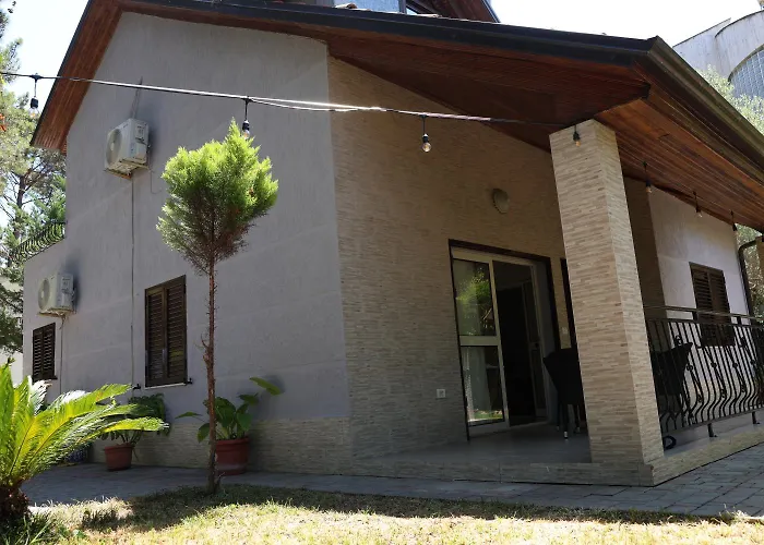 In Qerret - 100 M From The Villa Golem (Tirana)