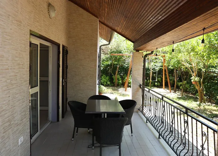 Villa In Qerret - 100 M From The Golem (Tirana)